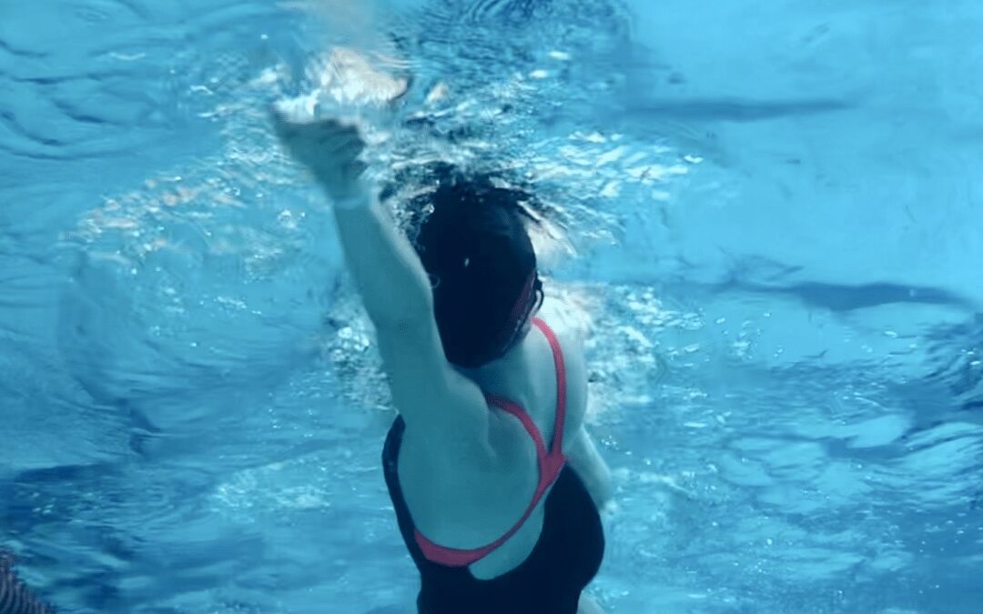 Nauka pływania w Warszawie – jak zacząć, gdzie i z kim trenować